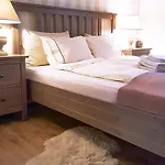 Residential Апартаменти *